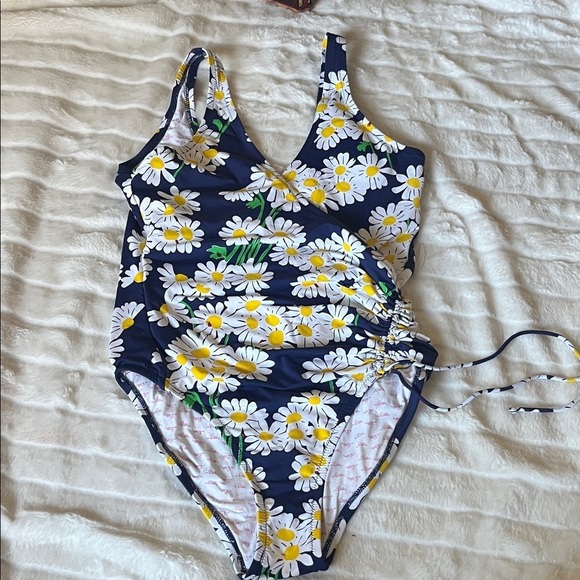 Lilly Pulitzer One-Piece Wrap Swimsuit Daisy and Ladybug - Picture 3 of 8